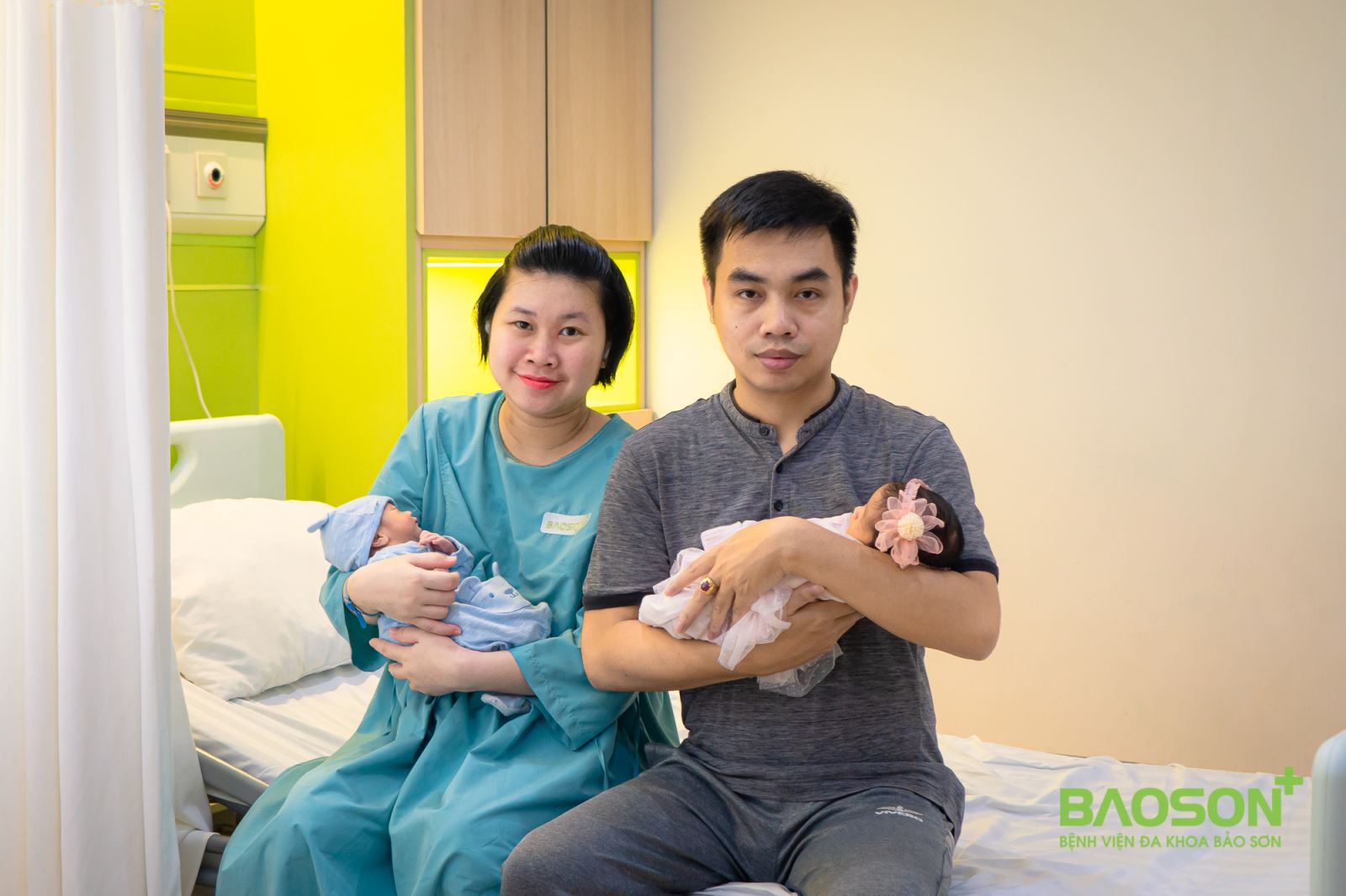 Mẹ bầu Hà Nội và ca phẫu thuật song thai IVF thần kỳ với cân nặng kỷ lục của 2 bé sinh đôi