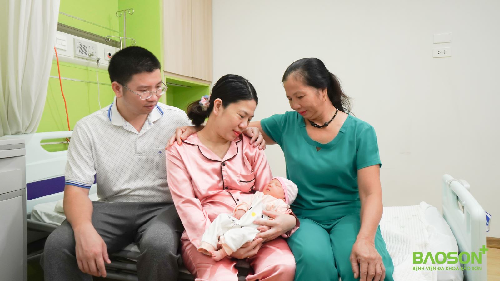 Ký ức sinh mổ khó quên của mẹ Hà Nội: Đi đẻ nhẹ nhàng, khi về còn được chụp ảnh newborn miễn phí