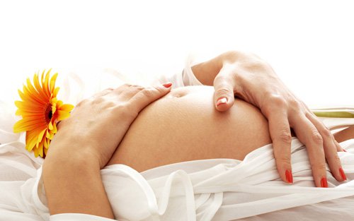 Ra khí hư khi mang thai, mẹ bầu chớ coi thường