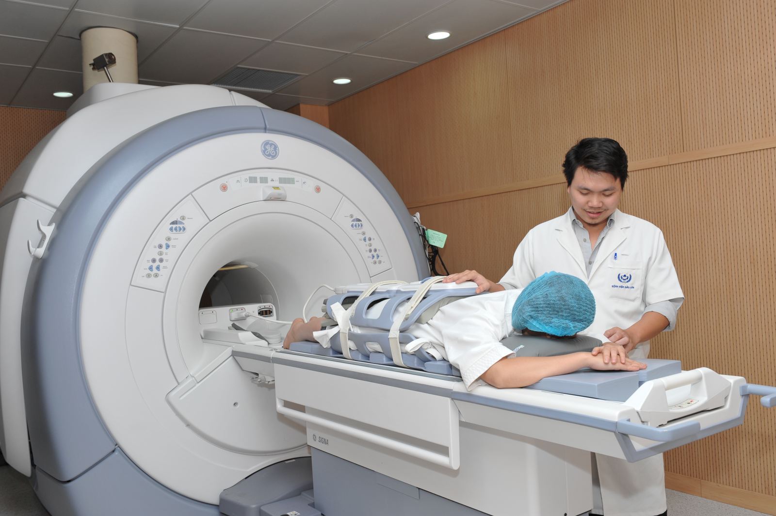 Bệnh nhân đang điều trị u xơ tử cung bằng FUS-MRI tại Bệnh viện Đa khoa Bảo Sơn 2