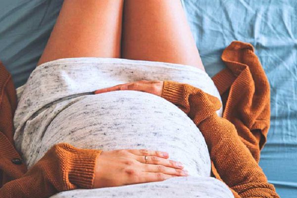 Hiện tượng rỉ ối và khí hư: Mẹ bầu cần phân biệt như nào cho chuẩn?