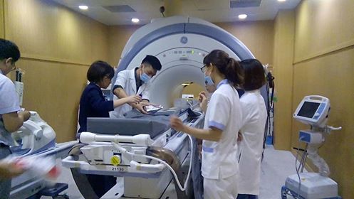 Chuyên Gia Isarel trao đổi về phương pháp Fus MRI với đội ngũ y bác sỹ BVBS