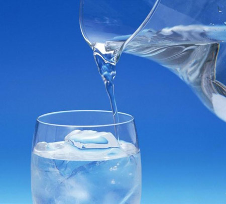 Điều cấm kỵ khi uống nước lạnh mùa hè