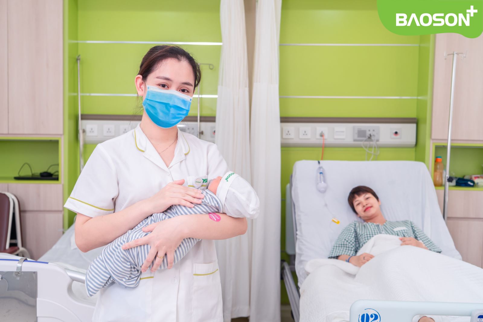 Bệnh viện Bảo Sơn hỗ trợ chi phí cho sản phụ sinh con thời dịch