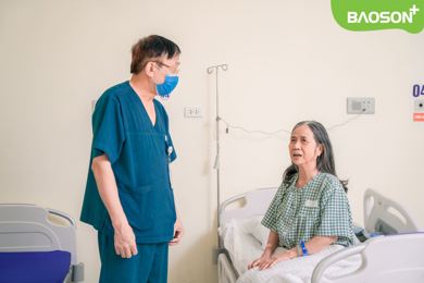 Phẫu thuật cắt tử cung, treo bàng quang cho bệnh nhân 73 tuổi bị sa sinh dục độ 3 hiếm gặp