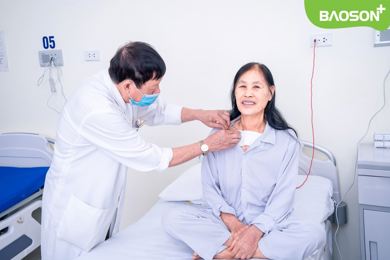Phẫu thuật thành công cho bệnh nhân bị u tuyến giáp hơn 10 năm