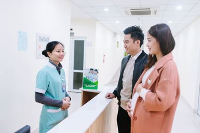 Trải nghiệm “không giống ai” của ông chồng đưa vợ đi đẻ lần 3