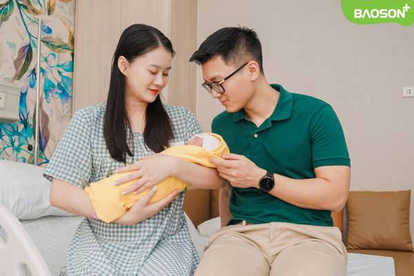 Ngỡ ngàng với hành trang đi đẻ của các hot tiktoker