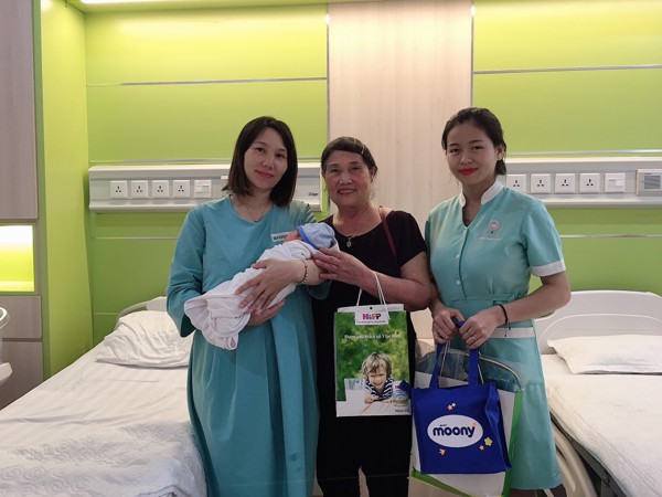 Đi đẻ ở Bảo Sơn, phụ huynh U60 cũng thích mê