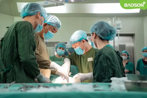 Mổ lấy thai thành công cho sản phụ sinh con lần 4, tiền sử mổ đẻ và nạo hút thai nhiều lần