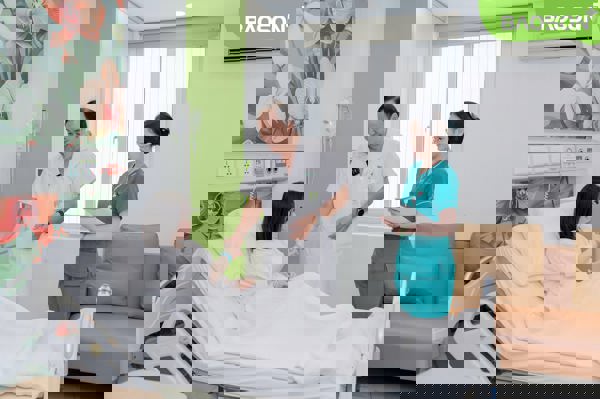 Từ thói quen nhịn đi vệ sinh đến ca phẫu thuật trĩ hỗn hợp độ 3 ở tuổi 37